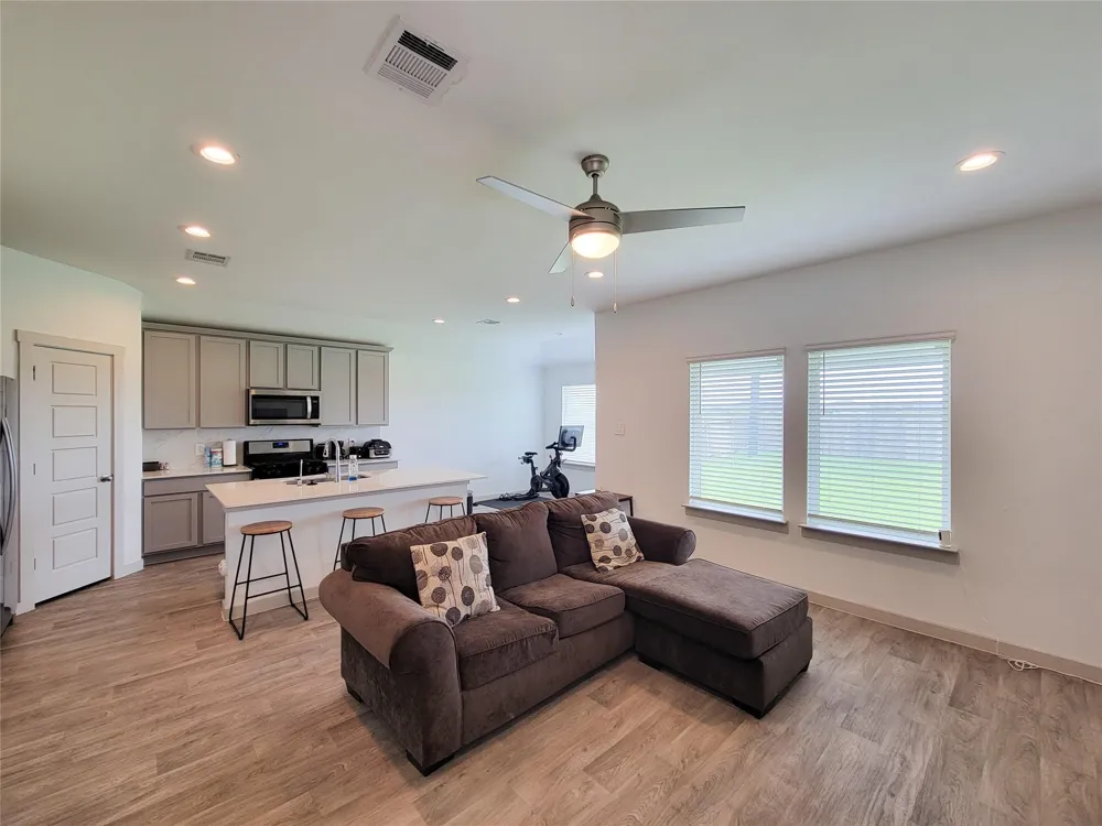 7919 Grey Wolfe Lane Rosharon, TX 77583