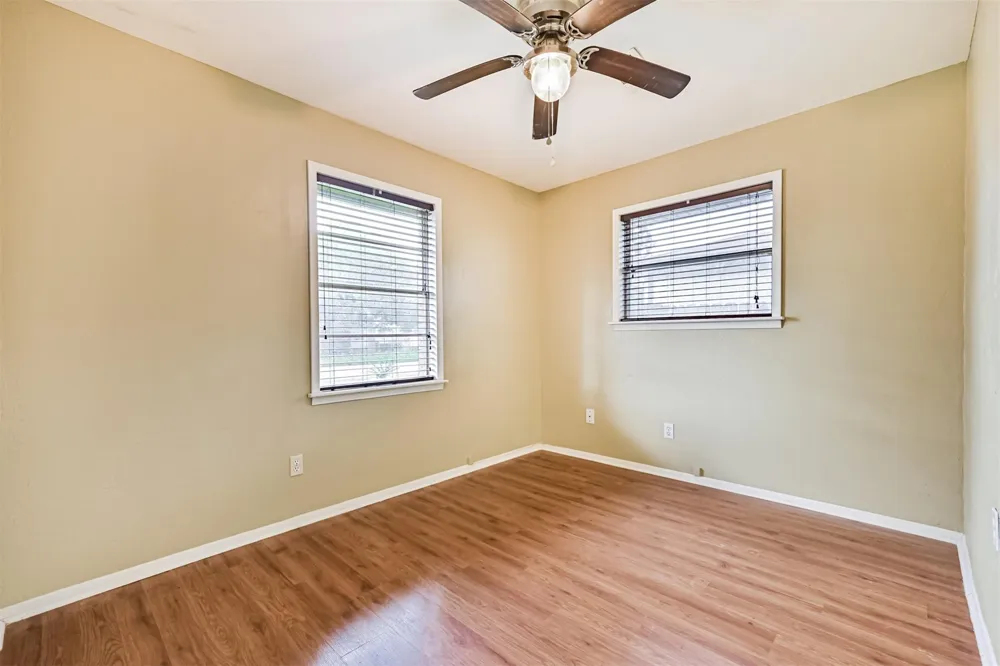 807 Temple Drive Hitchcock, TX 77563