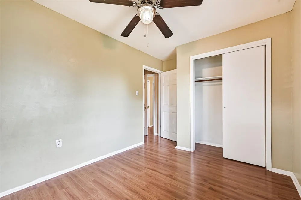 807 Temple Drive Hitchcock, TX 77563