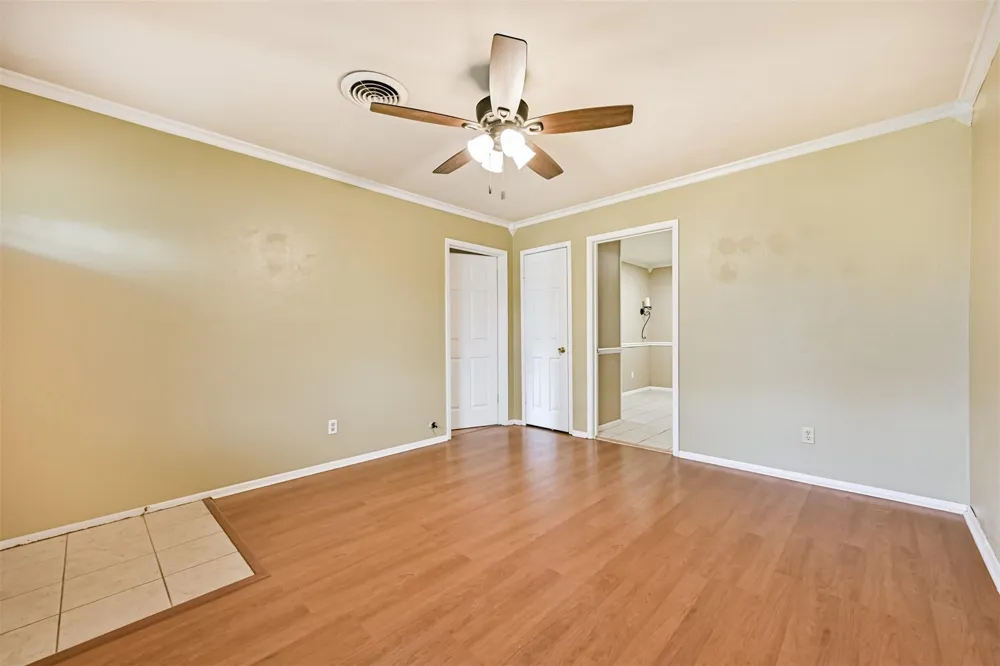807 Temple Drive Hitchcock, TX 77563