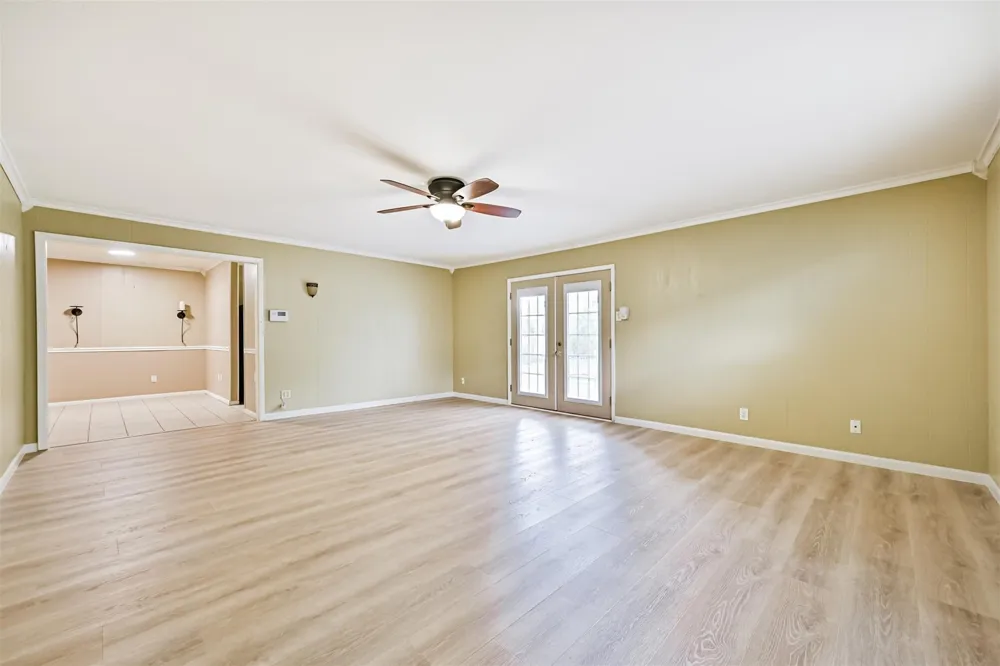 807 Temple Drive Hitchcock, TX 77563