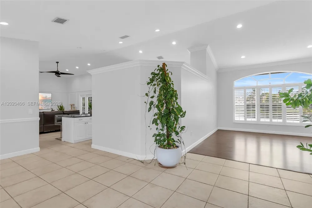 321 NW 193rd Ave Pembroke Pines, FL 33029
