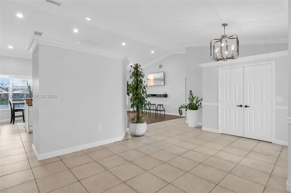 321 NW 193rd Ave Pembroke Pines, FL 33029