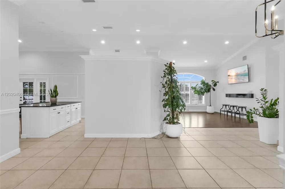 321 NW 193rd Ave Pembroke Pines, FL 33029