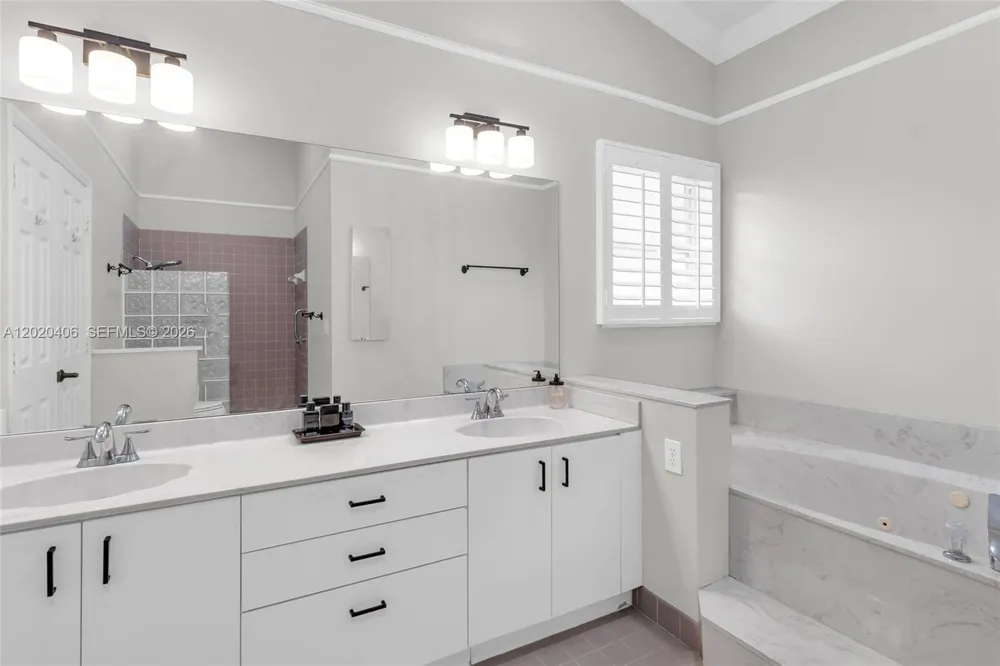 321 NW 193rd Ave Pembroke Pines, FL 33029