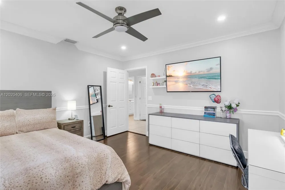 321 NW 193rd Ave Pembroke Pines, FL 33029
