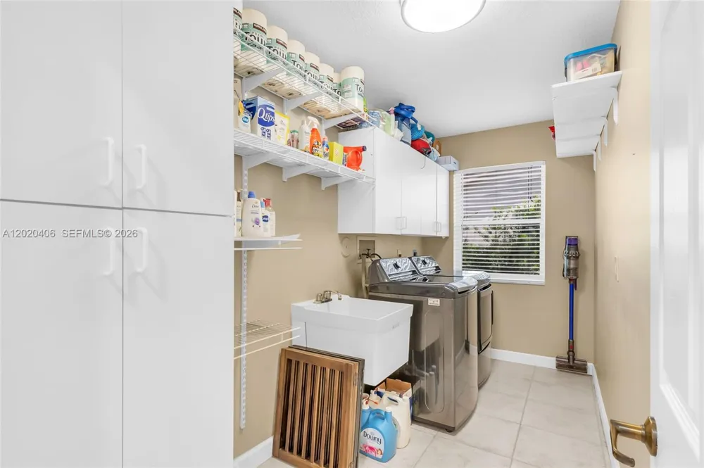 321 NW 193rd Ave Pembroke Pines, FL 33029