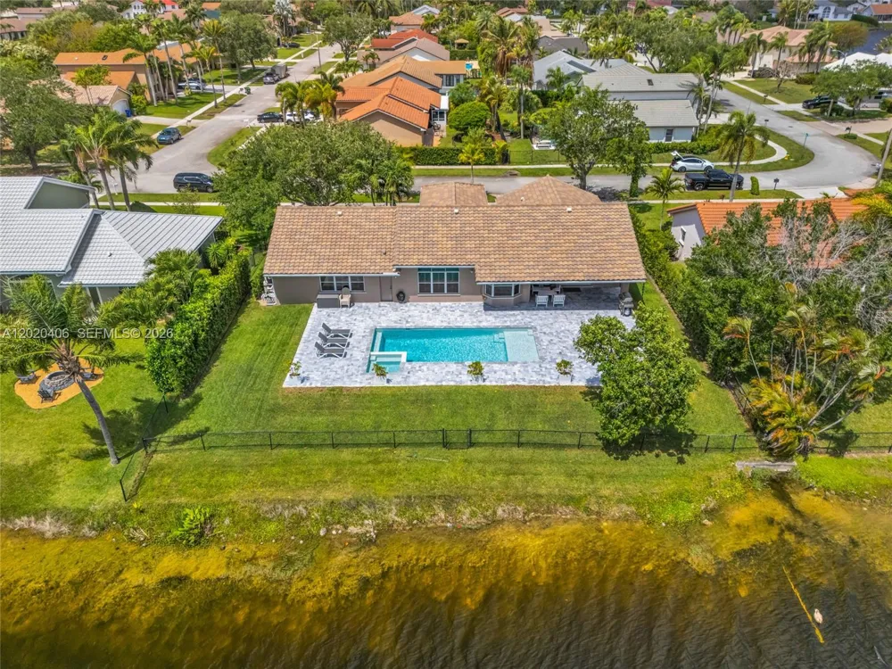 321 NW 193rd Ave Pembroke Pines, FL 33029