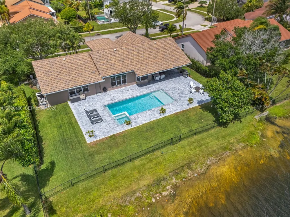321 NW 193rd Ave Pembroke Pines, FL 33029