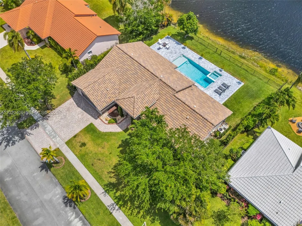 321 NW 193rd Ave Pembroke Pines, FL 33029