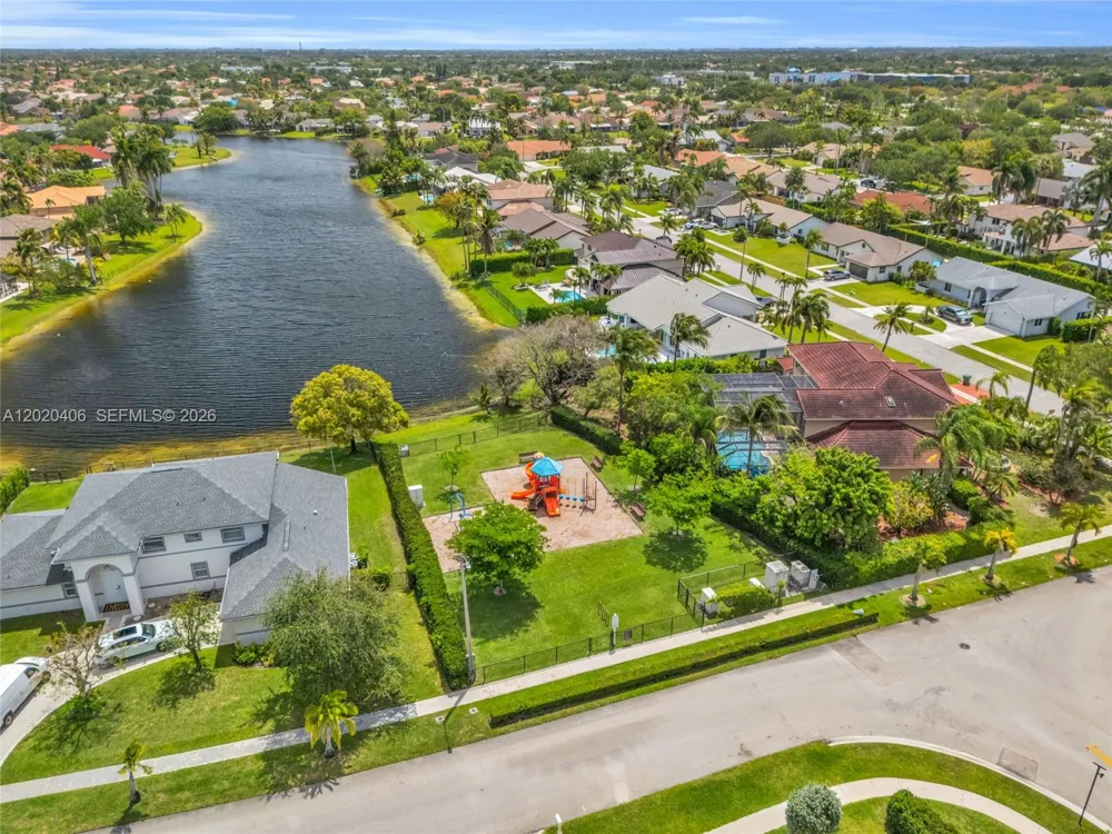 321 NW 193rd Ave Pembroke Pines, FL 33029