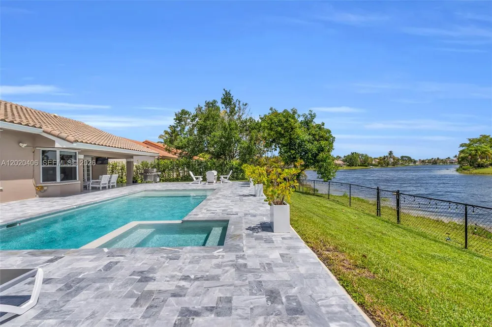 321 NW 193rd Ave Pembroke Pines, FL 33029