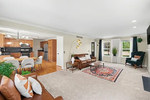 10466 Pine Valley Drive