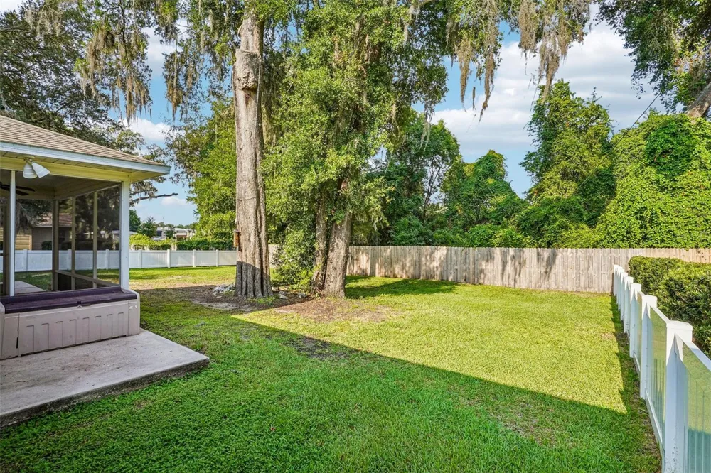 108 CHERRY BLOSSOM LANE Lady Lake, FL 32159