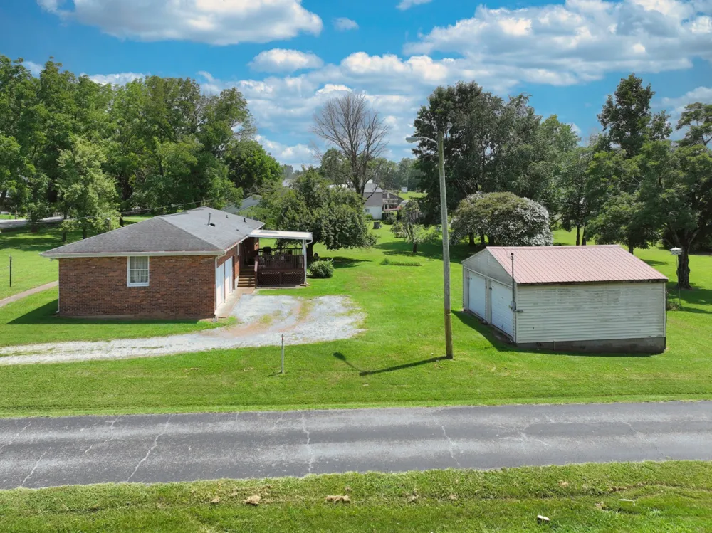 1544 Neelys Bend Rd Madison, TN 37115