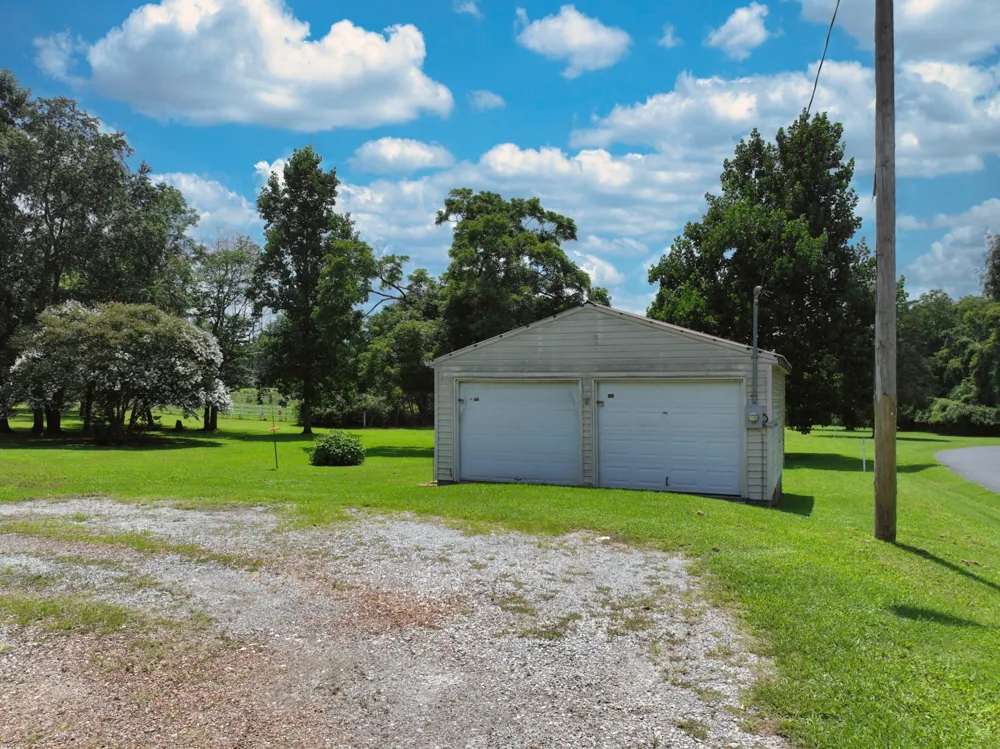 1544 Neelys Bend Rd Madison, TN 37115