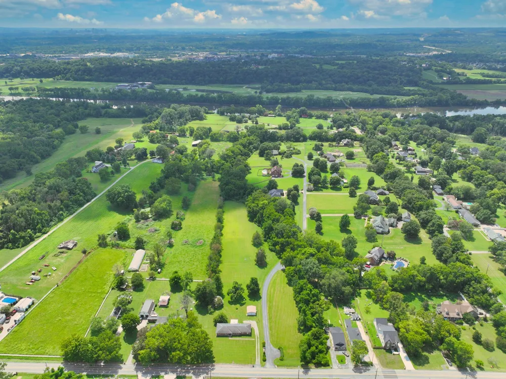 1544 Neelys Bend Rd Madison, TN 37115