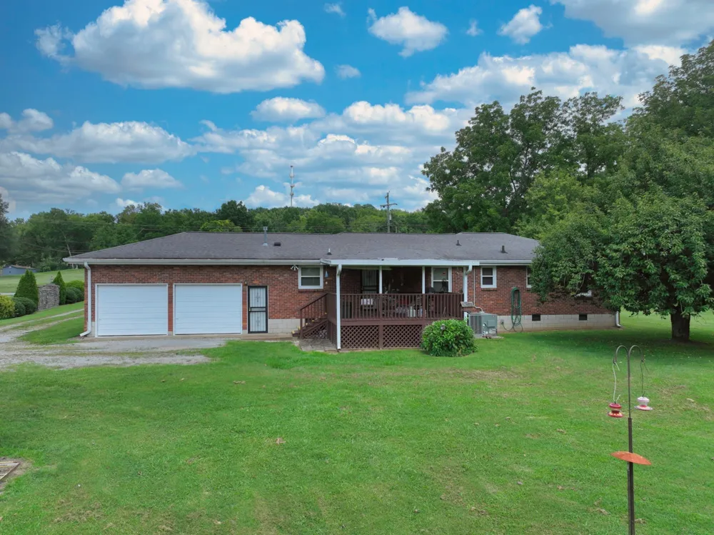 1544 Neelys Bend Rd Madison, TN 37115