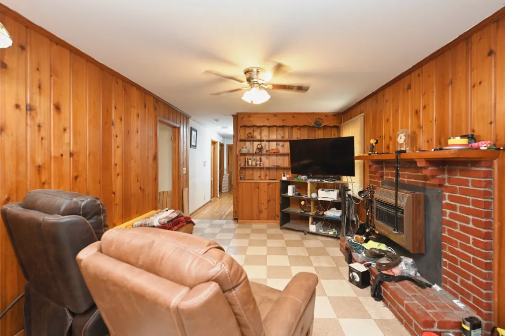1544 Neelys Bend Rd Madison, TN 37115