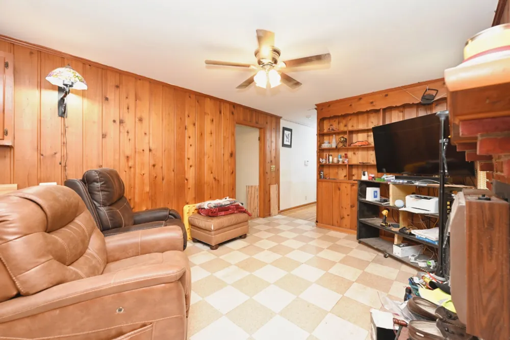 1544 Neelys Bend Rd Madison, TN 37115