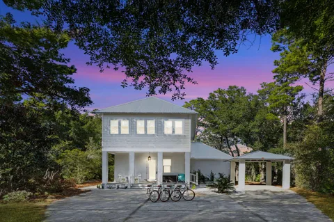 988 Walton Lakeshore Drive