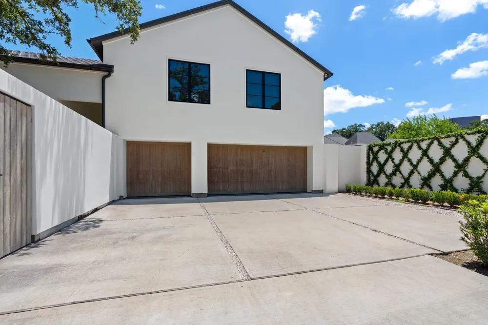5641 Holly Springs Drive Houston, TX 77056