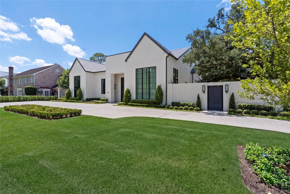 5641 Holly Springs Drive Houston, TX 77056