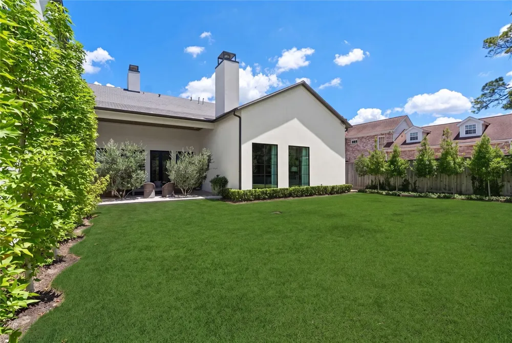 5641 Holly Springs Drive Houston, TX 77056