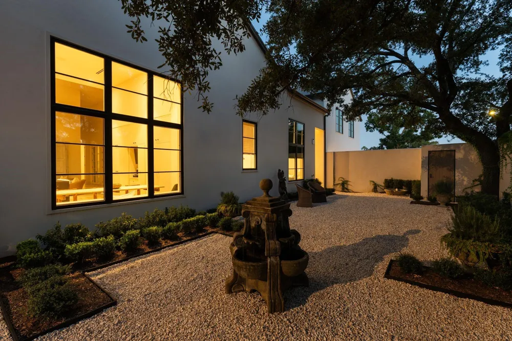 5641 Holly Springs Drive Houston, TX 77056