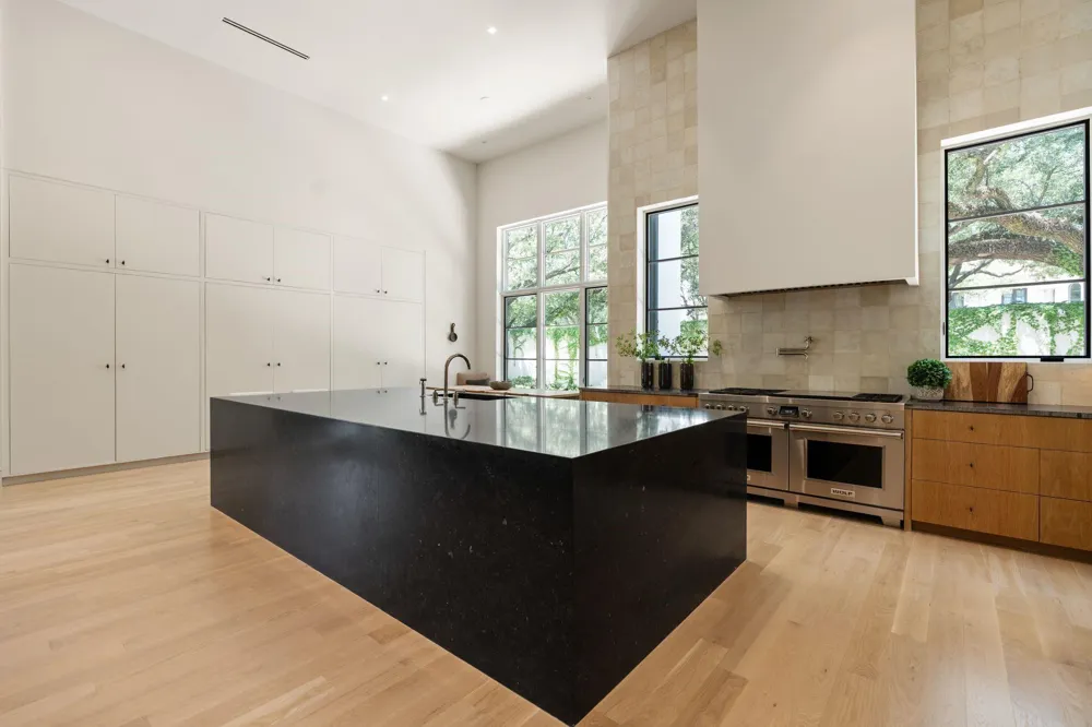 5641 Holly Springs Drive Houston, TX 77056