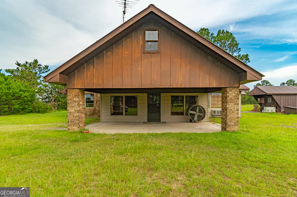 5074 Savannah Highway Sylvania, GA 30467