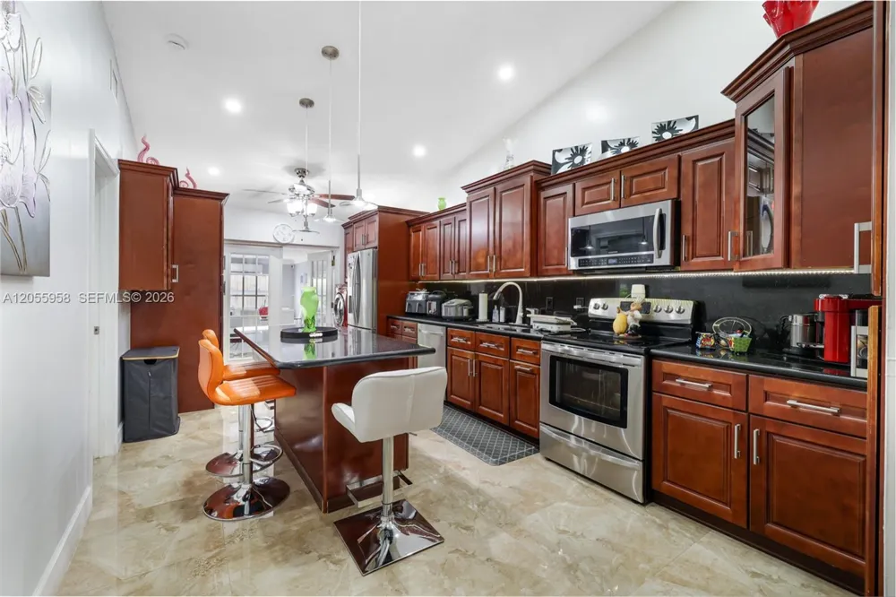 11425 NW 88th Ct Hialeah Gardens, FL 33018
