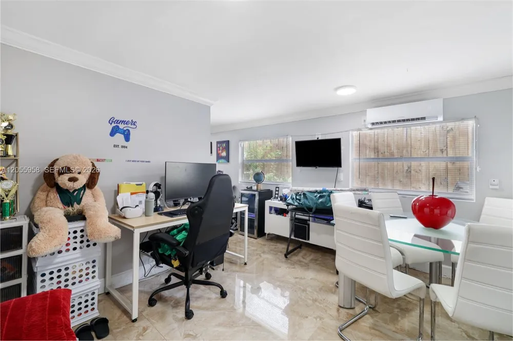 11425 NW 88th Ct Hialeah Gardens, FL 33018