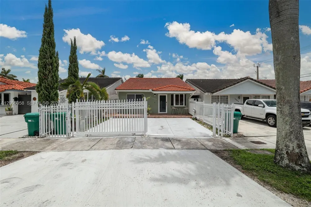 11425 NW 88th Ct Hialeah Gardens, FL 33018