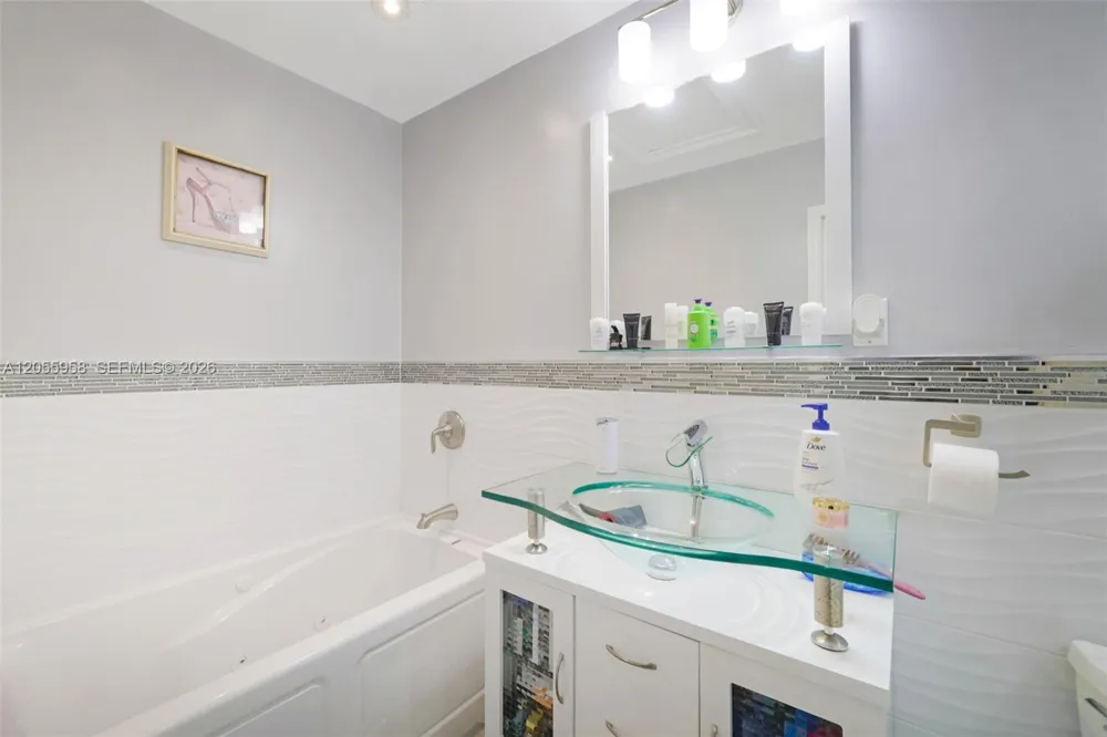 11425 NW 88th Ct Hialeah Gardens, FL 33018