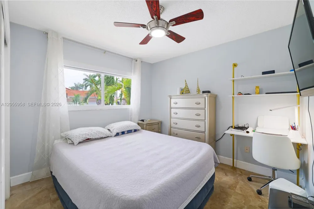 11425 NW 88th Ct Hialeah Gardens, FL 33018