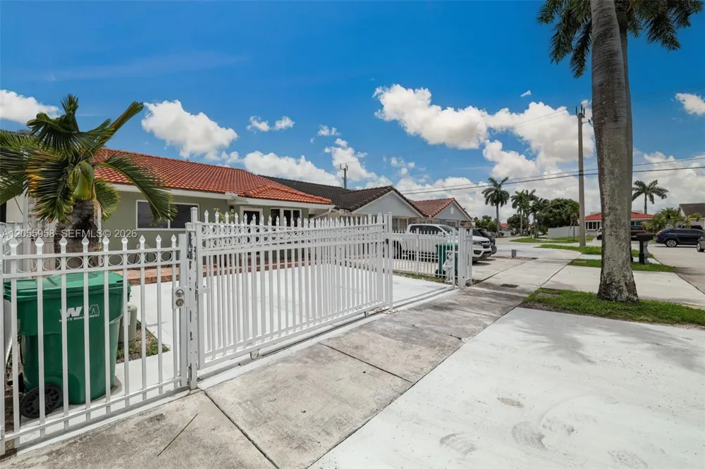 11425 NW 88th Ct Hialeah Gardens, FL 33018