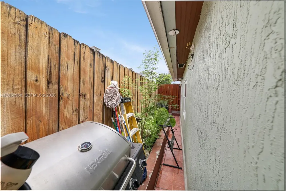 11425 NW 88th Ct Hialeah Gardens, FL 33018