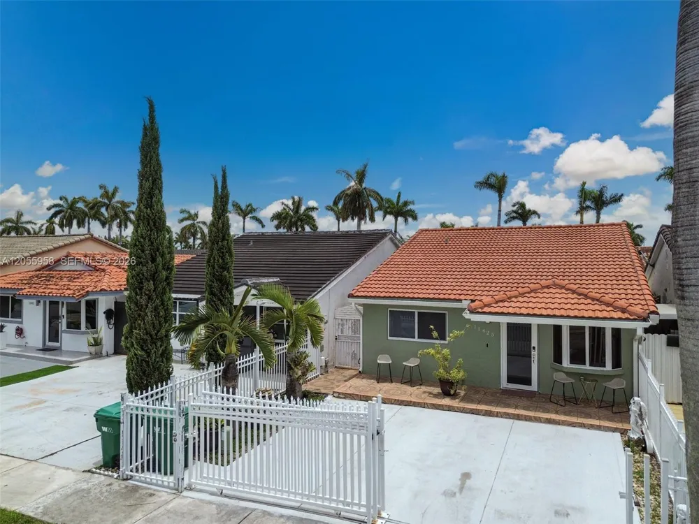 11425 NW 88th Ct Hialeah Gardens, FL 33018