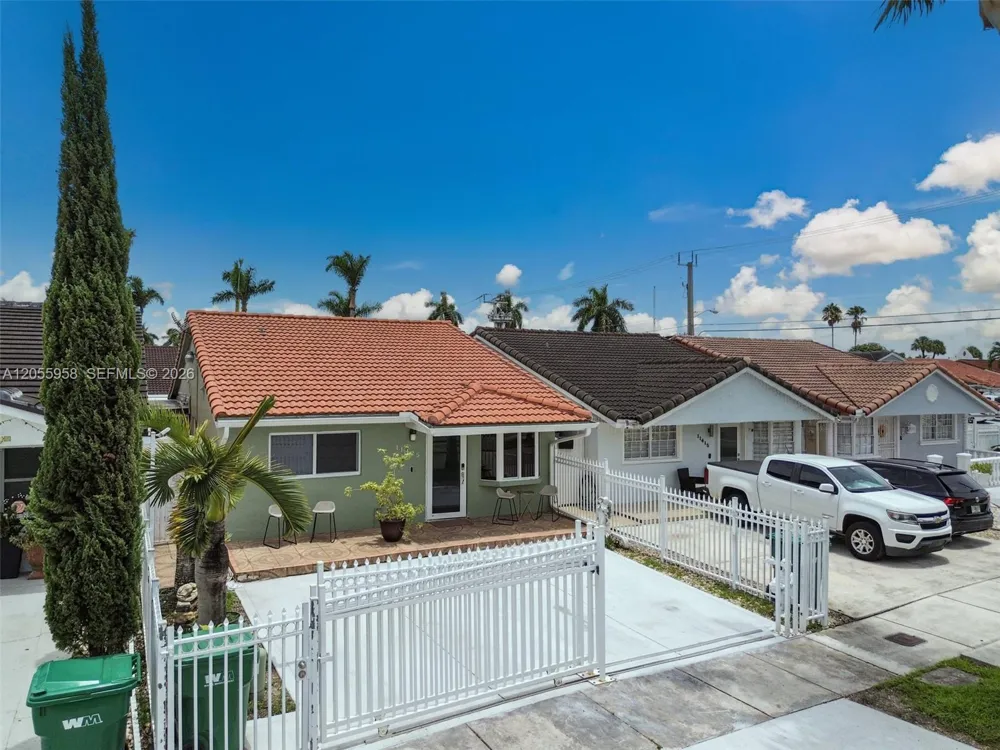 11425 NW 88th Ct Hialeah Gardens, FL 33018