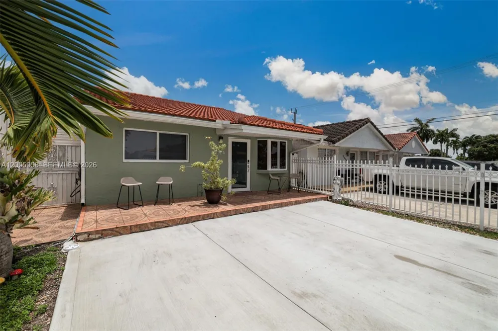 11425 NW 88th Ct Hialeah Gardens, FL 33018
