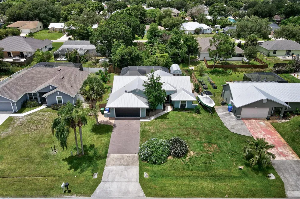 843 Vocelle Avenue Sebastian, FL 32958
