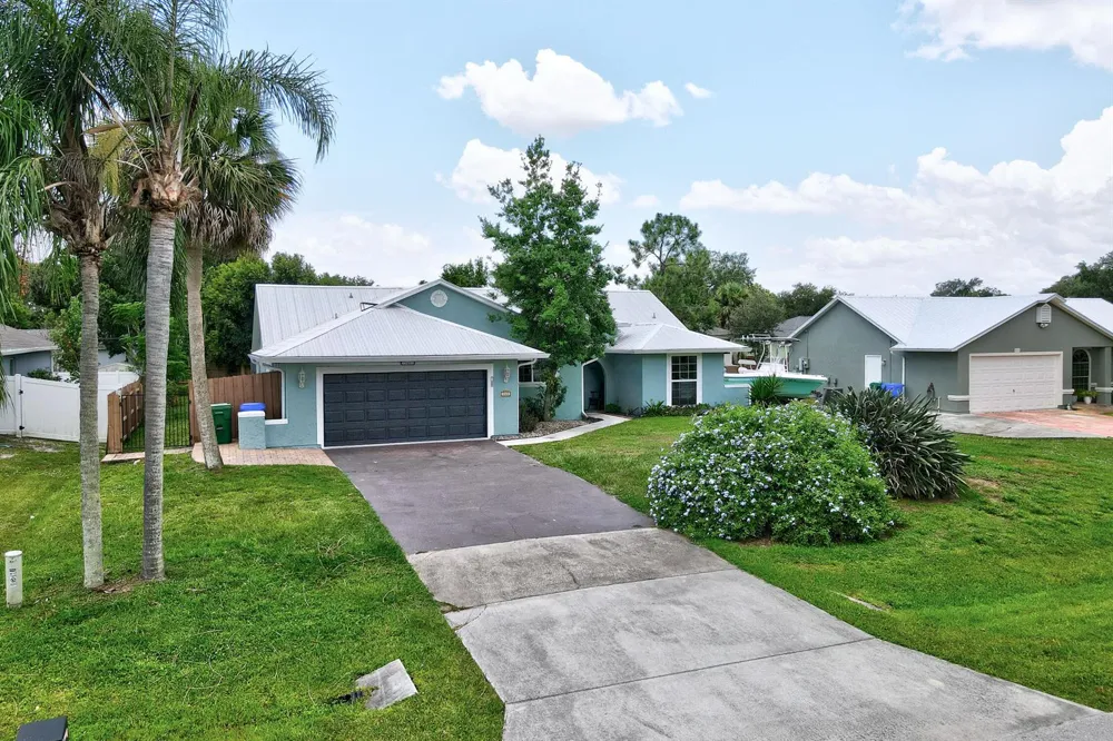 843 Vocelle Avenue Sebastian, FL 32958