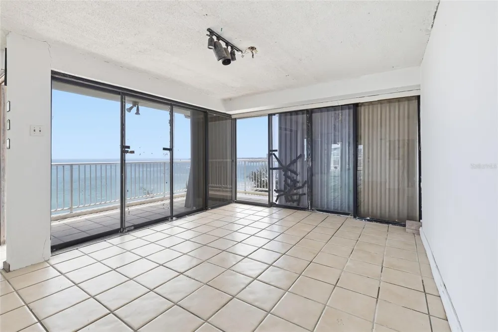 4633 ISLA VERDE AVE #803 Carolina, PR 00979