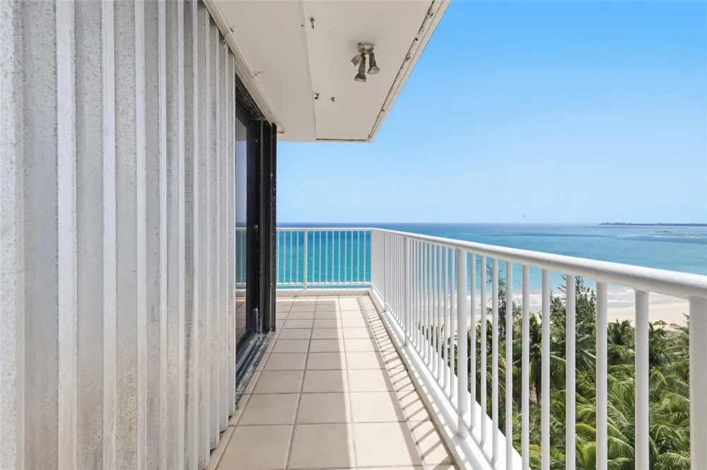 4633 ISLA VERDE AVE #803 Carolina, PR 00979