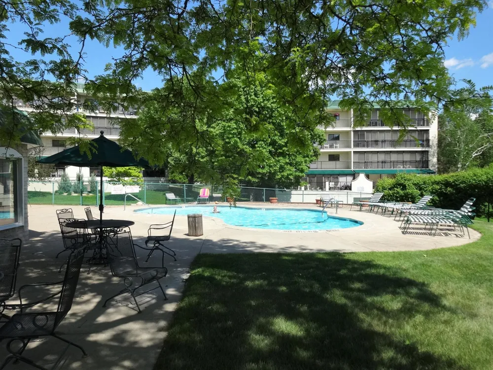 10511 Cedar Lake Road #503 Hopkins, MN 55305
