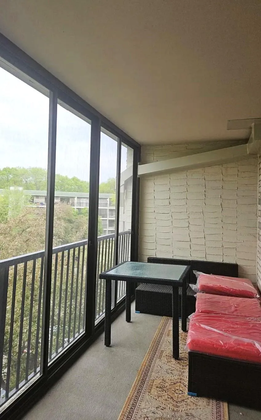 10511 Cedar Lake Road #503 Hopkins, MN 55305