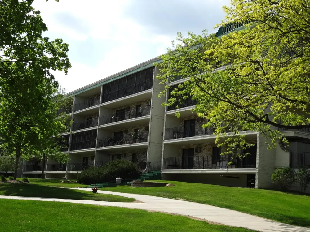 10511 Cedar Lake Road #503 Hopkins, MN 55305