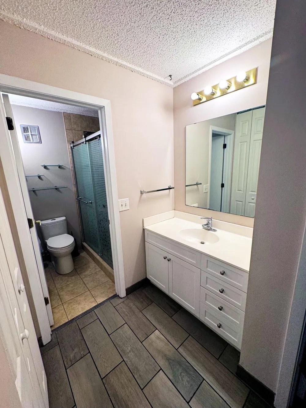 10511 Cedar Lake Road #503 Hopkins, MN 55305