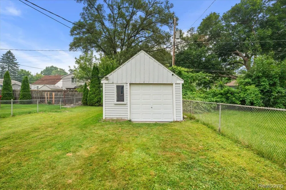 15464 Dixie Redford Charter Township, MI 48239